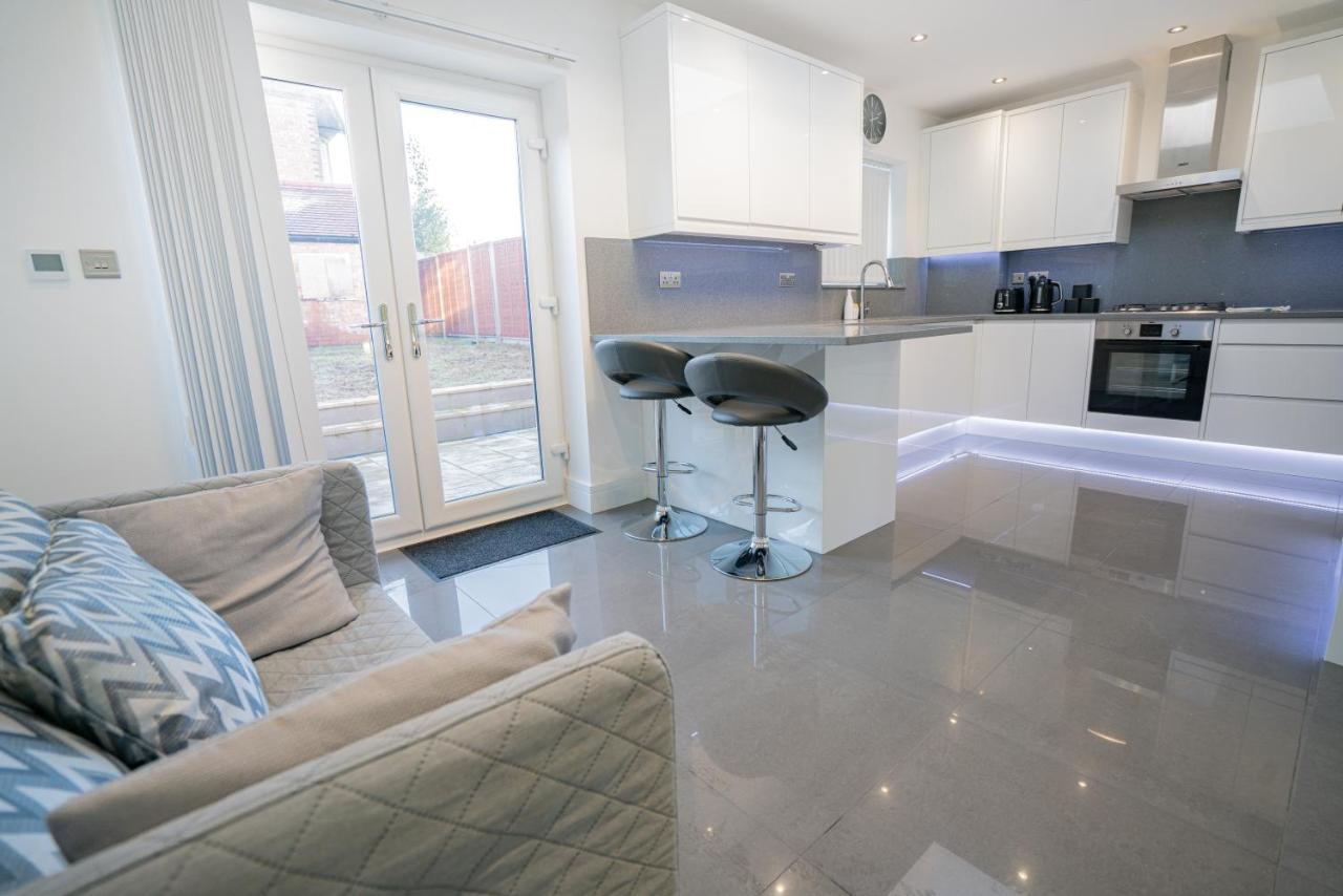 Newly Refurbished Modern 4 Bed Detached House ! Villa Oxford Exterior foto